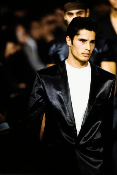 Look 38